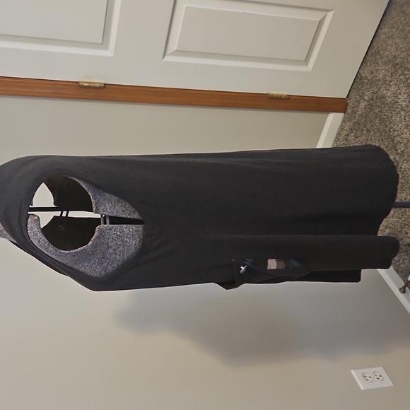 Gray Open Front Cardigan Vest With Pockets - Picture 3 of 6